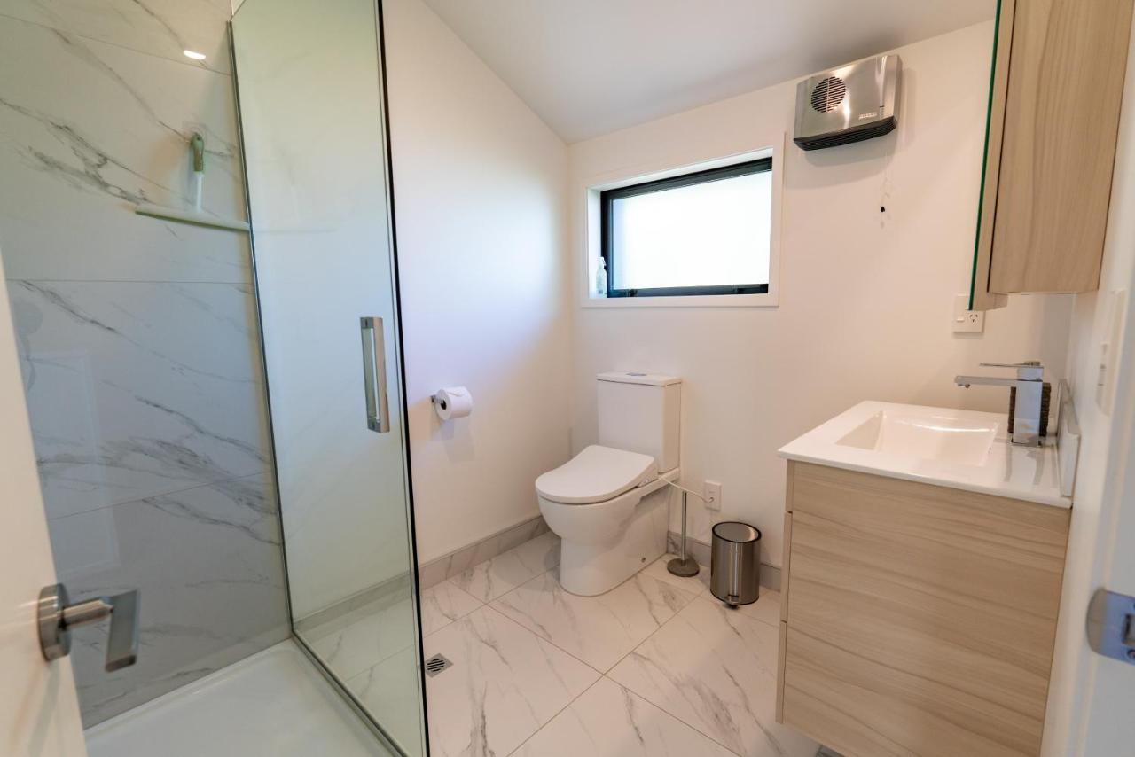 King Bed On Hagley Park Corner In The Cbd Apartment Christchurch Exterior foto
