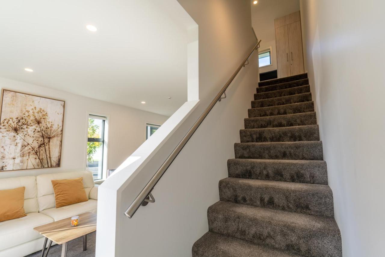 King Bed On Hagley Park Corner In The Cbd Apartment Christchurch Exterior foto
