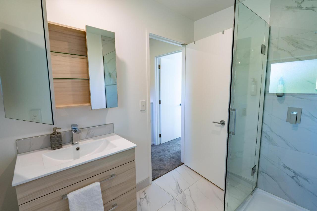 King Bed On Hagley Park Corner In The Cbd Apartment Christchurch Exterior foto